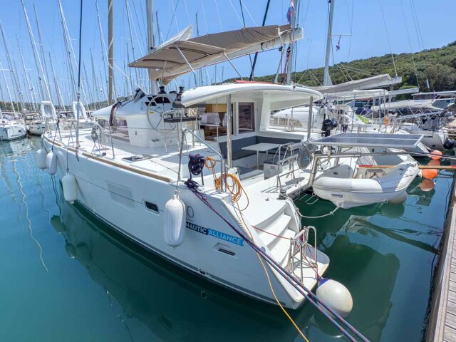 Lagoon 400 S2 - 4 + 2 cab. Yolamare